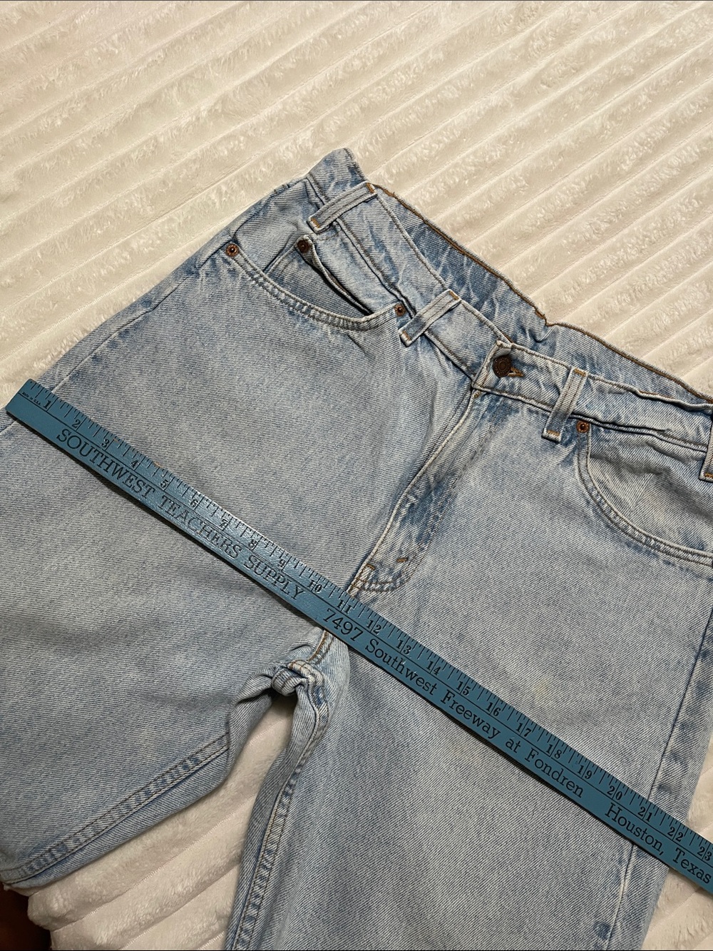 Levi's 550 Vintage Orange Tag Light Blue Straight Jeans | Size 34 - Picture 9 of 14